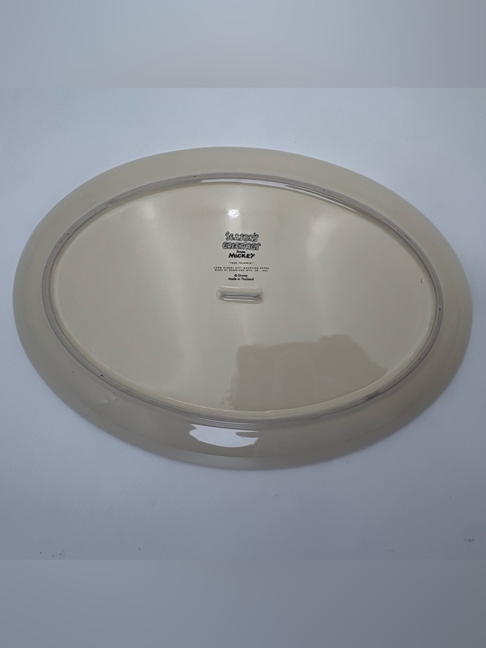 Disney Christmas Platter with Mickey, Minnie & Pluto - White, Red, Green - Picture 4 of 7
